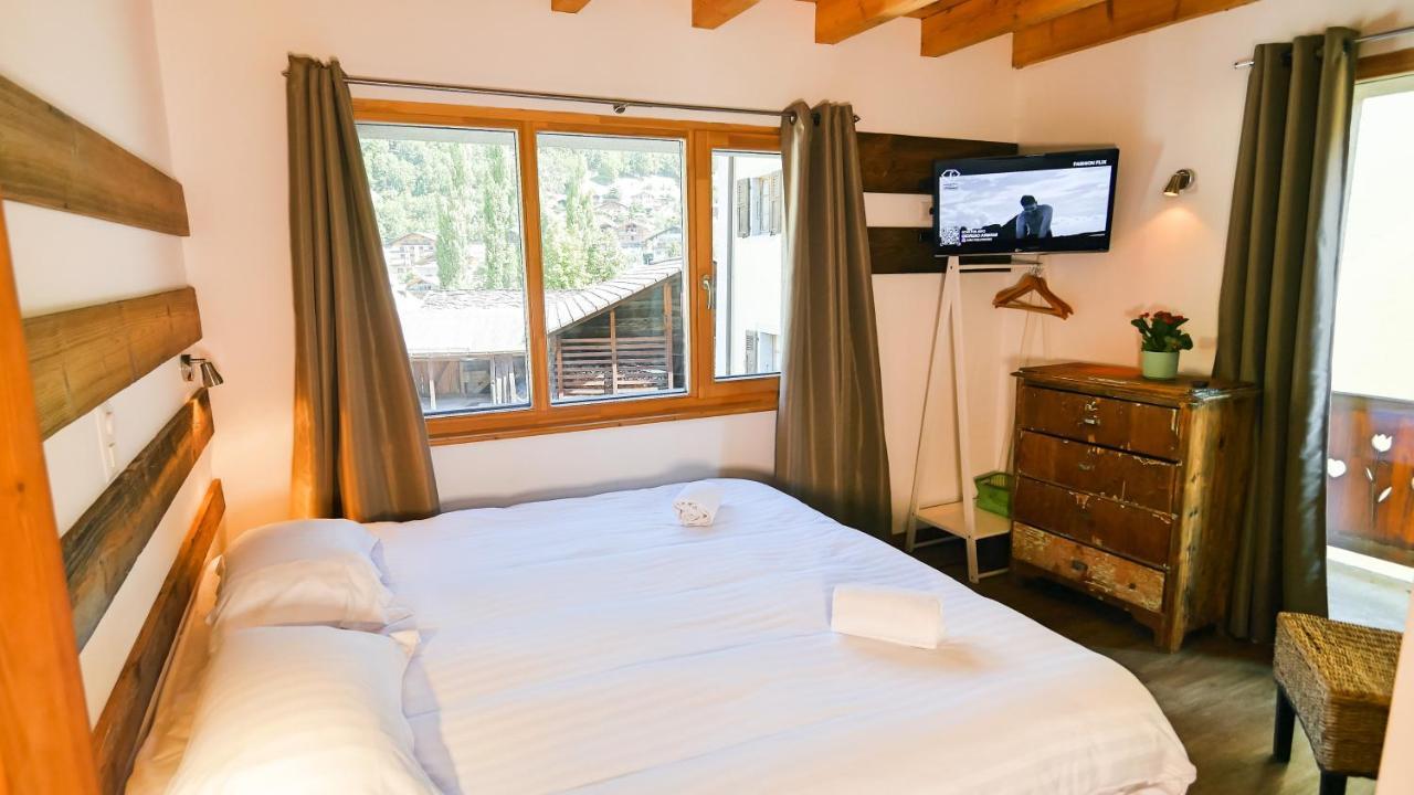 La Baraka Hostel Bagnes Ngoại thất bức ảnh