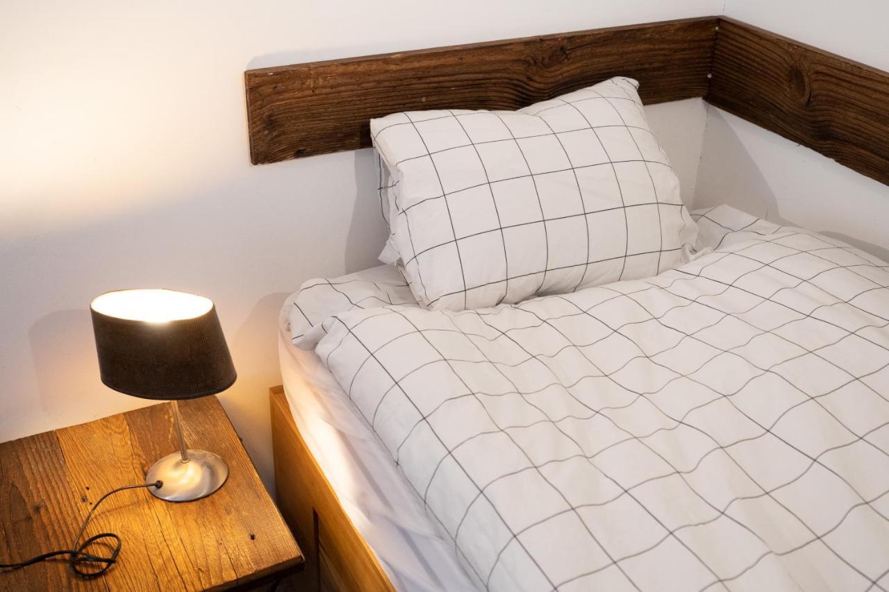 La Baraka Hostel Bagnes Ngoại thất bức ảnh