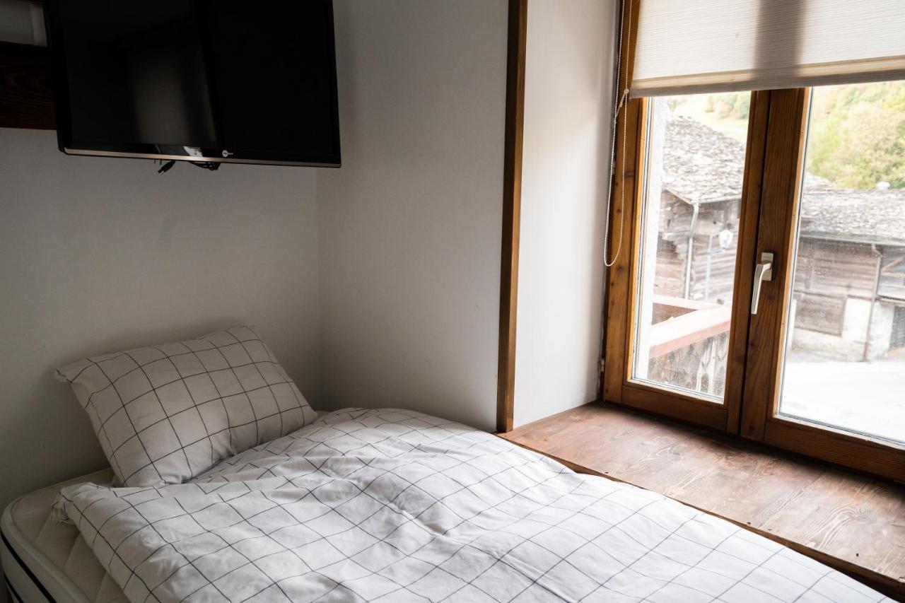 La Baraka Hostel Bagnes Ngoại thất bức ảnh