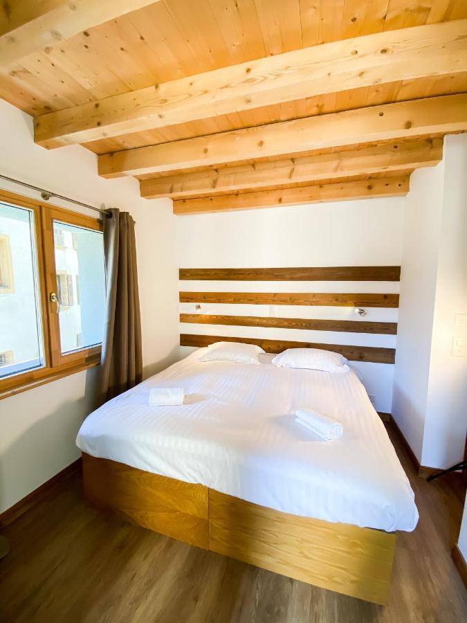 La Baraka Hostel Bagnes Ngoại thất bức ảnh