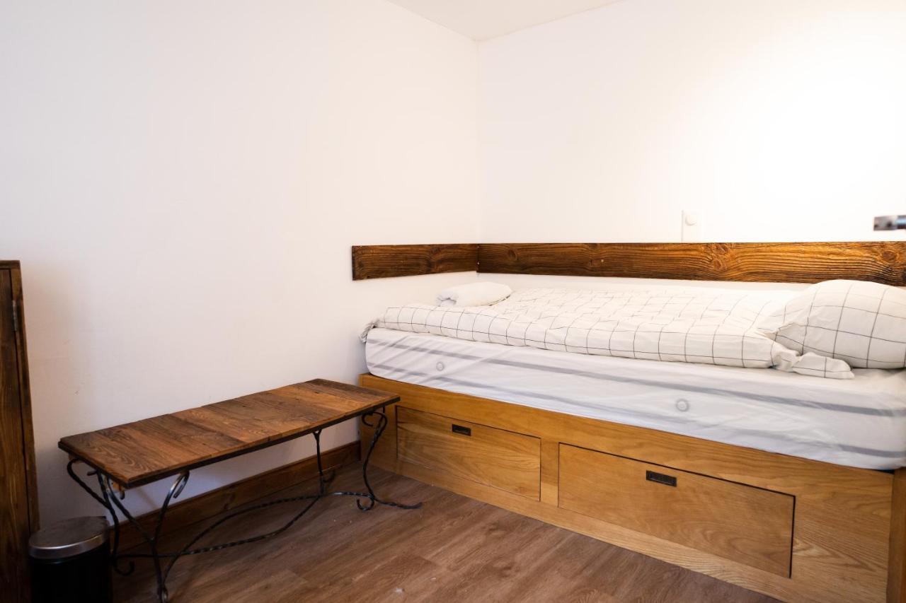La Baraka Hostel Bagnes Ngoại thất bức ảnh