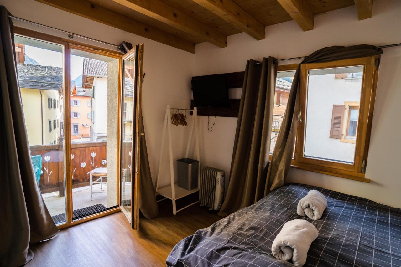 La Baraka Hostel Bagnes Ngoại thất bức ảnh