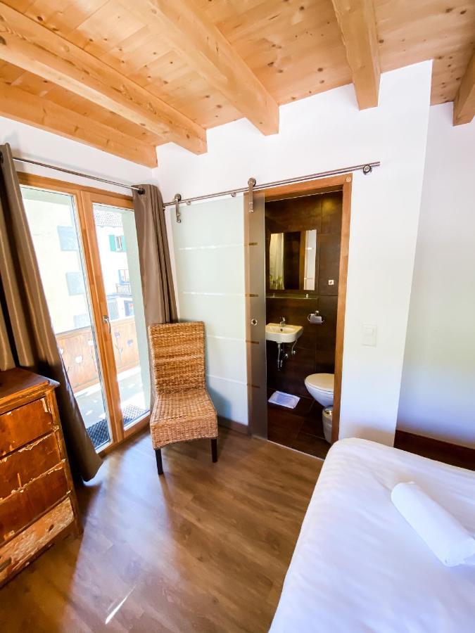 La Baraka Hostel Bagnes Ngoại thất bức ảnh