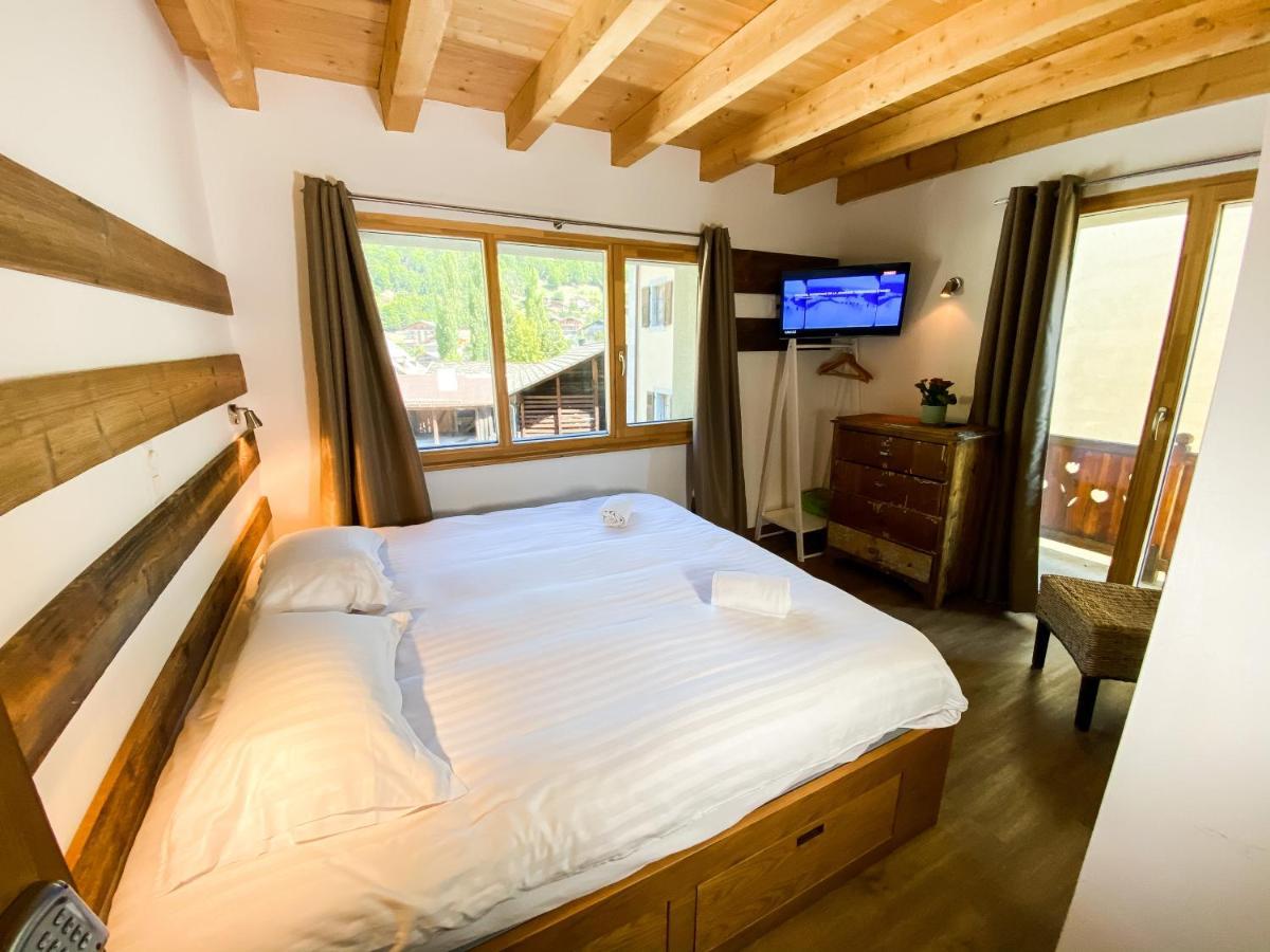 La Baraka Hostel Bagnes Ngoại thất bức ảnh